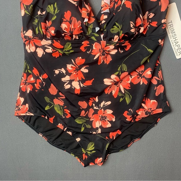 NEW Trimshaper Floral Print PLUS Size 24W Swimsuit Modest - Picture 3 of 8